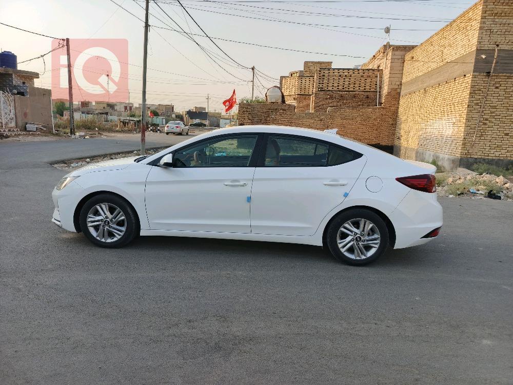 هیوندای ئەلەنترا